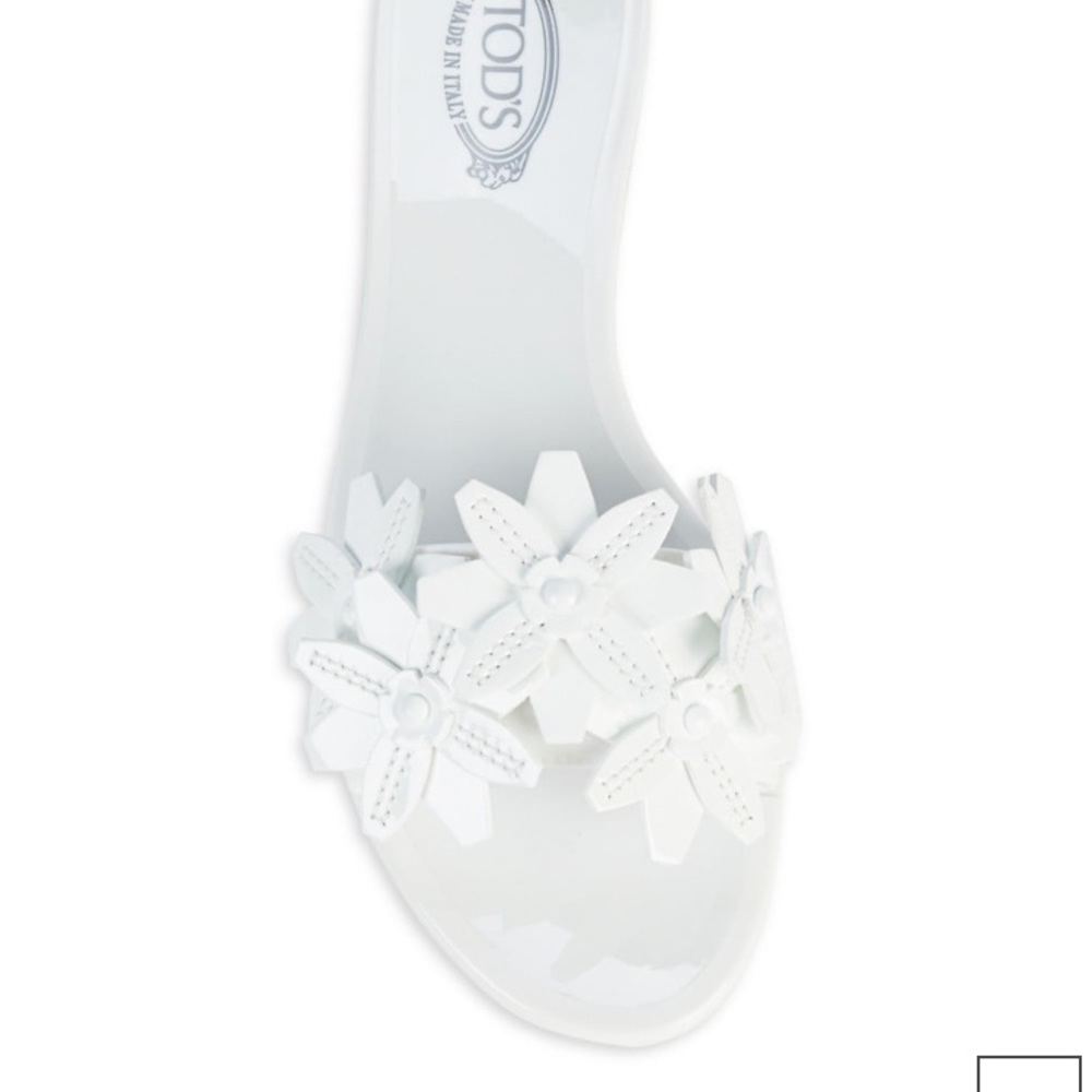 NWT Tods embellished flower slides